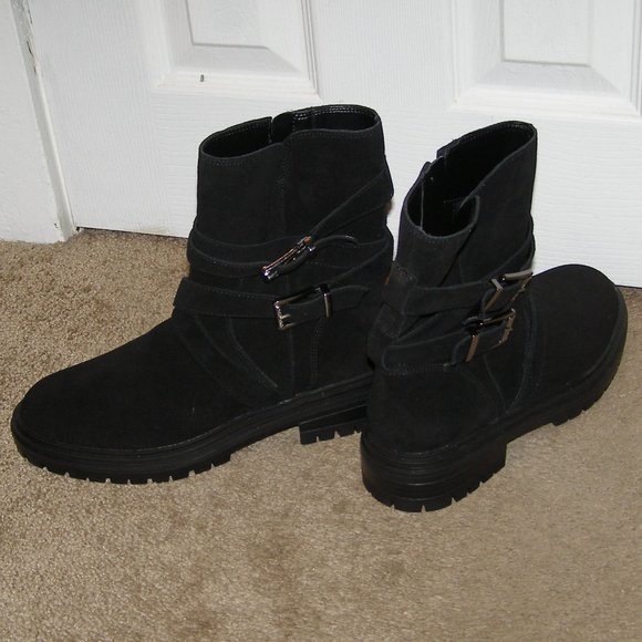 NEW size 8.5 Vince Camuto Black Suede Ankle boots - Picture 7 of 11